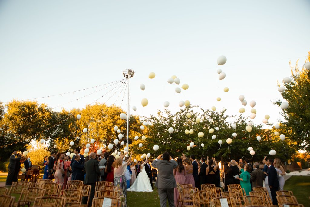 globos-ceremonia-novios-vive-wedding