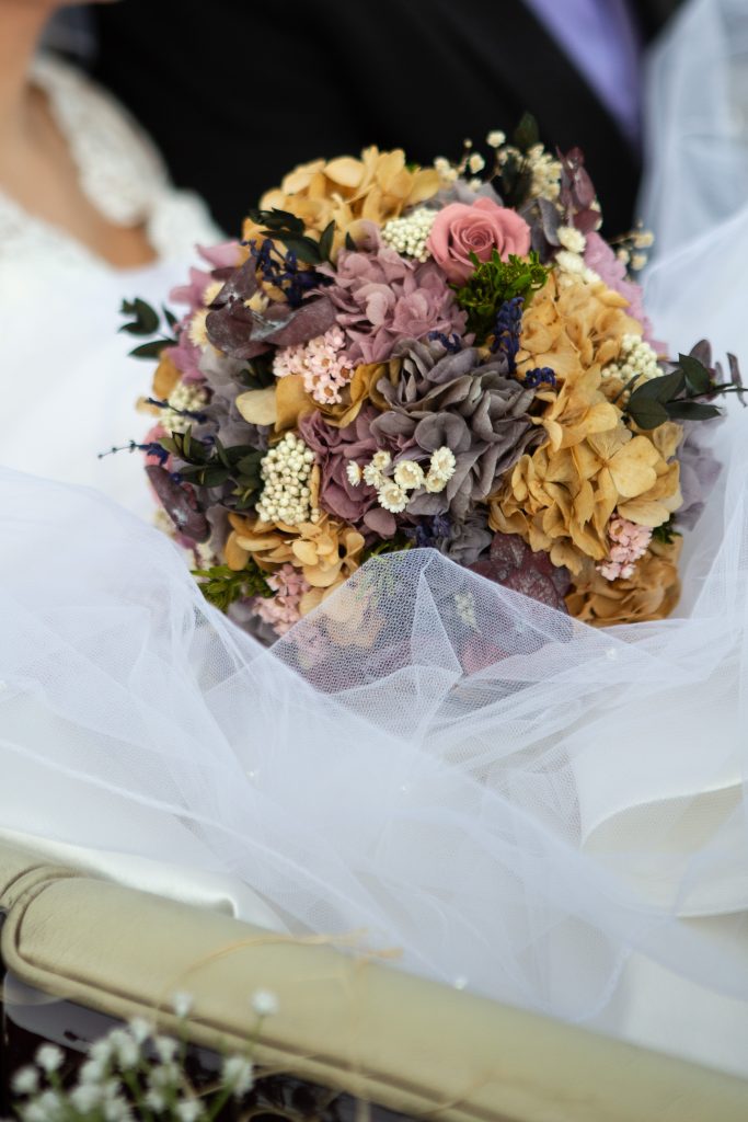 ramo-novia-coche-vive-wedding